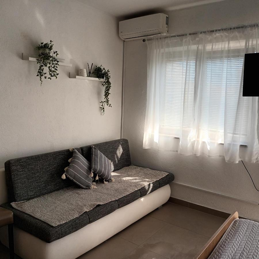 Apartments Monika 오미스 외부 사진